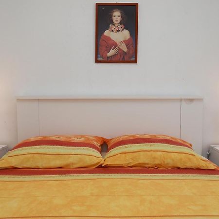 Apartman Karaga Traù Esterno foto