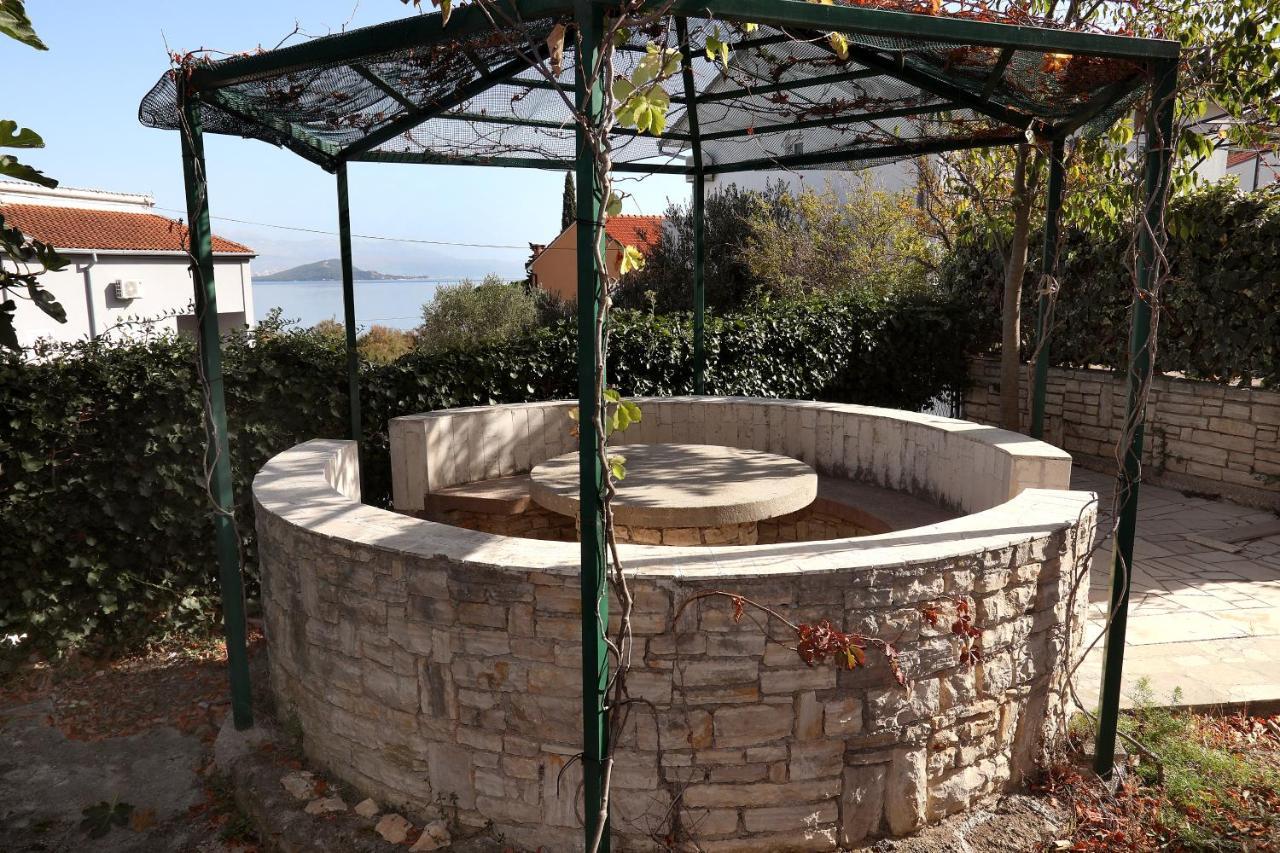 Apartman Karaga Traù Esterno foto