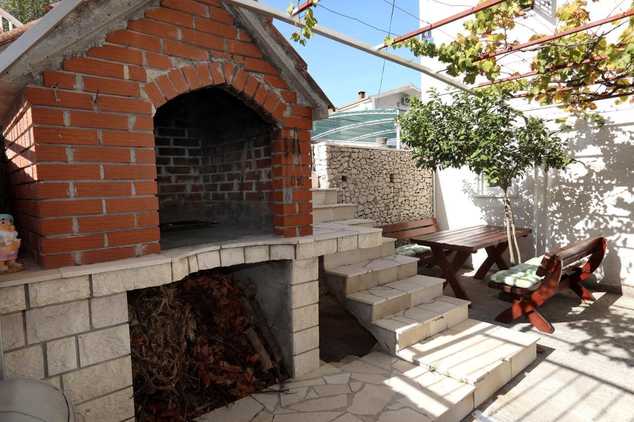 Apartman Karaga Traù Esterno foto