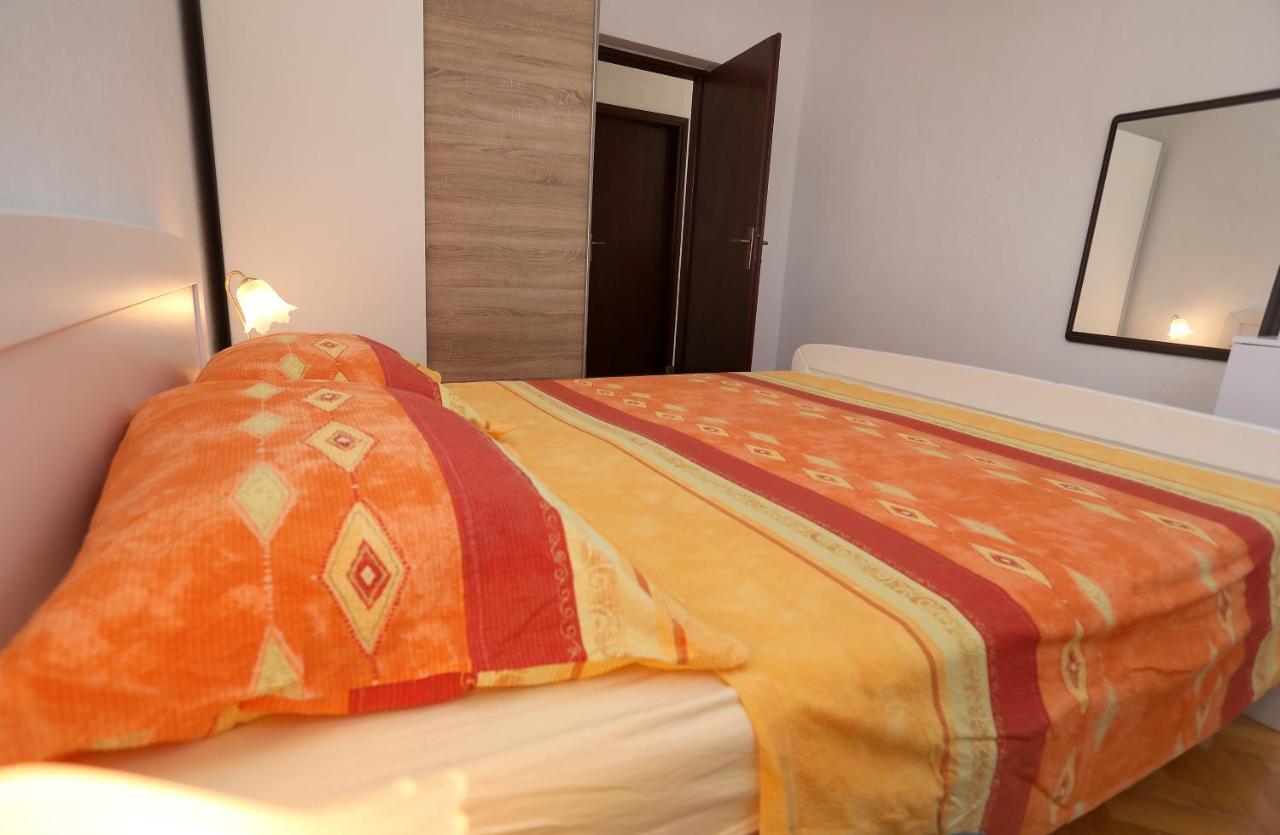 Apartman Karaga Traù Esterno foto