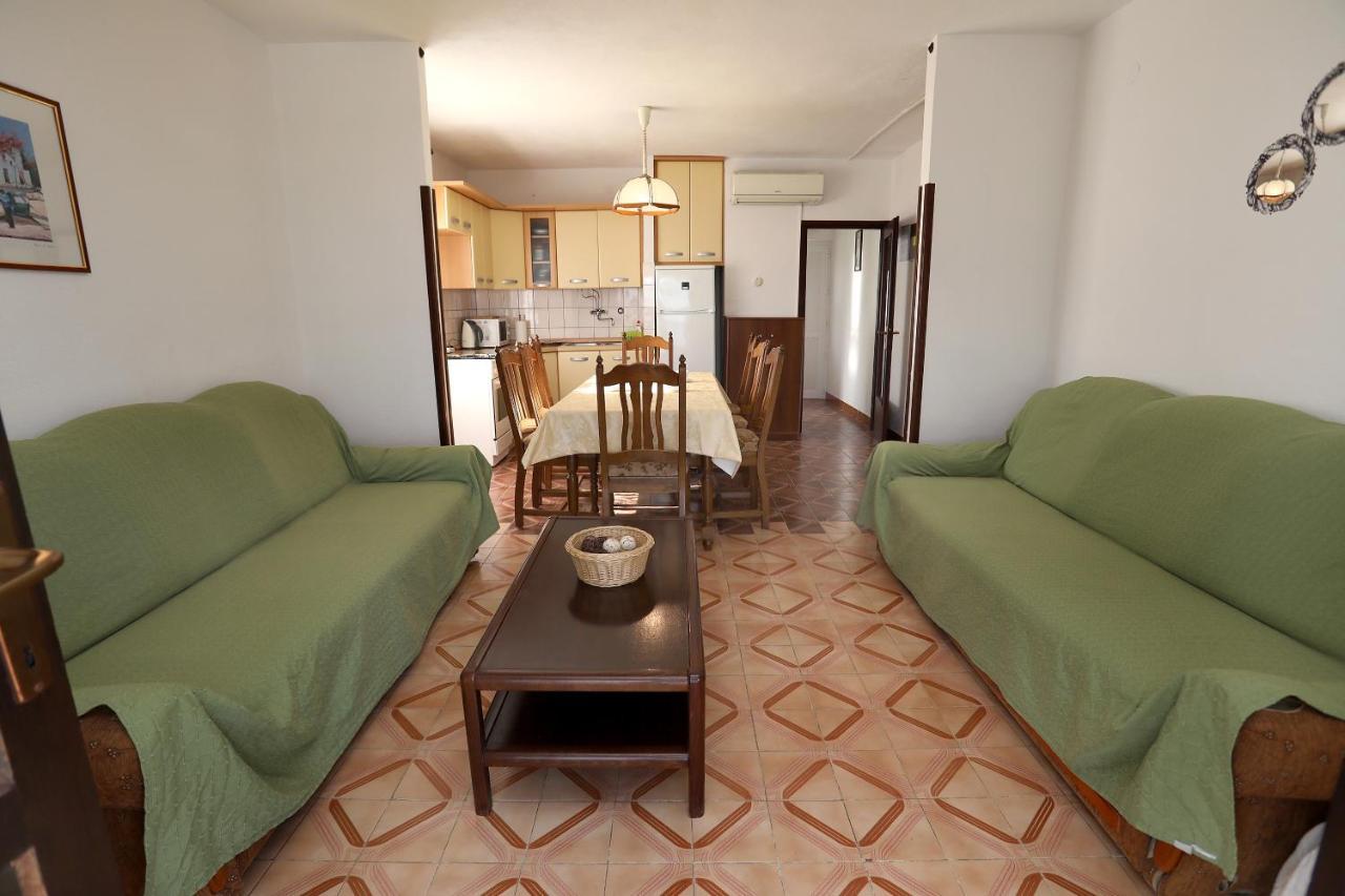 Apartman Karaga Traù Esterno foto