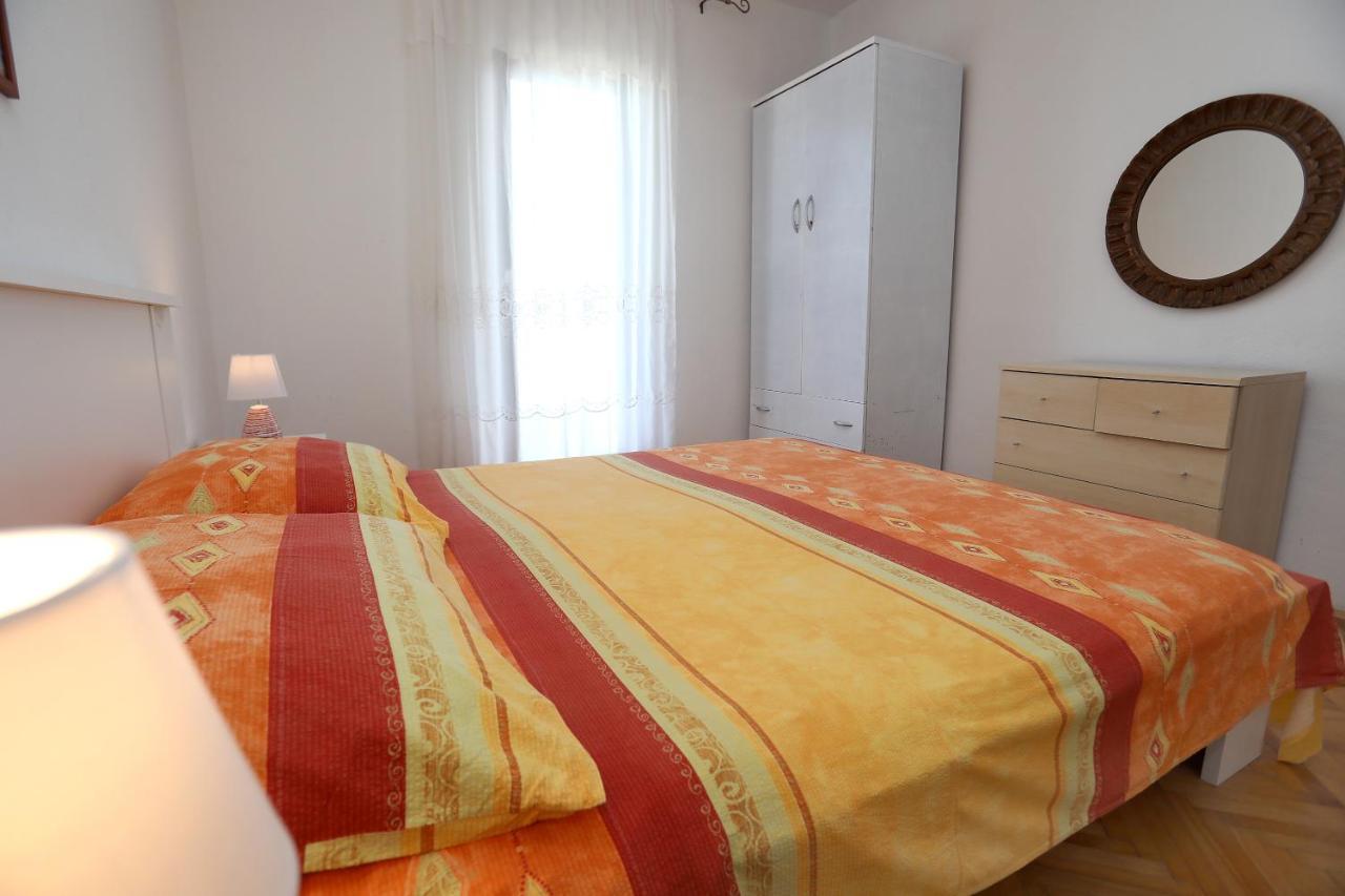 Apartman Karaga Traù Esterno foto