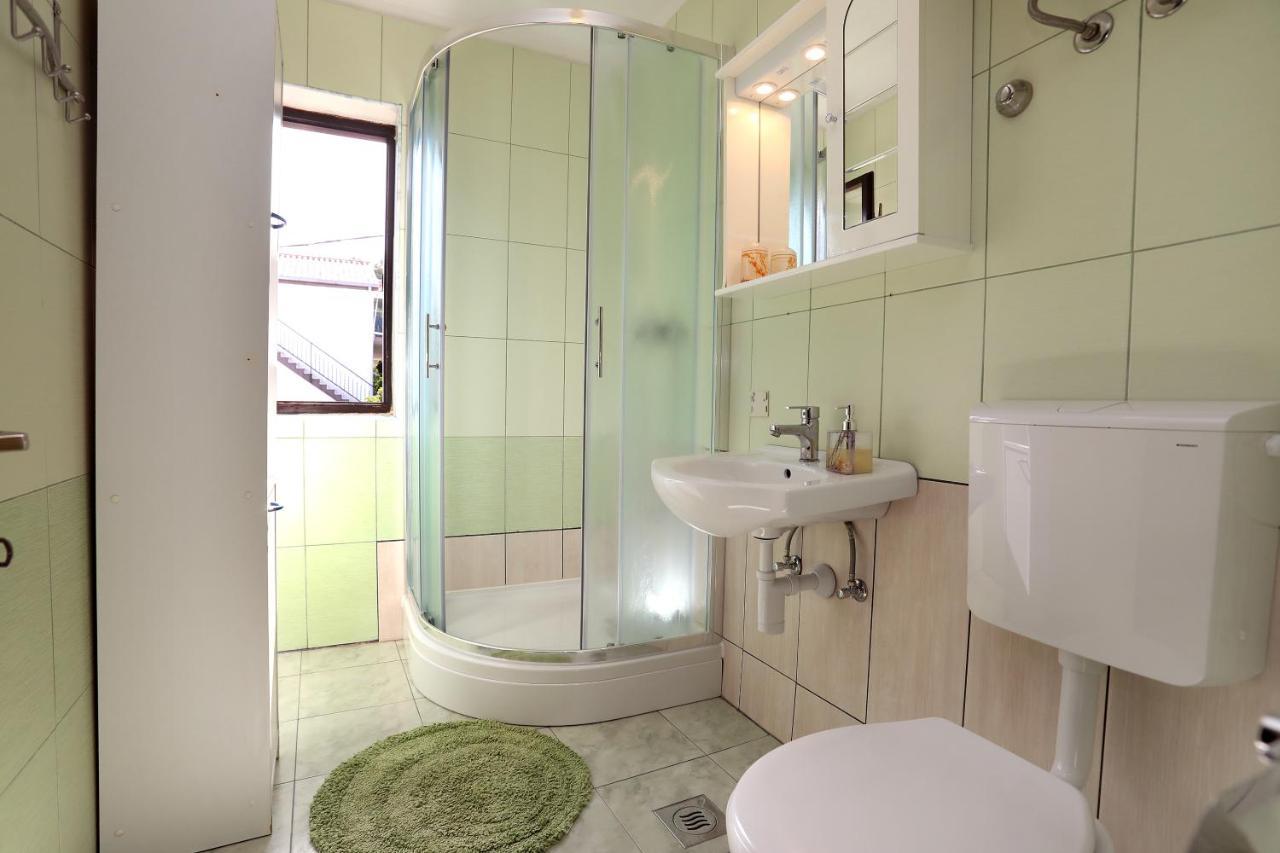 Apartman Karaga Traù Esterno foto