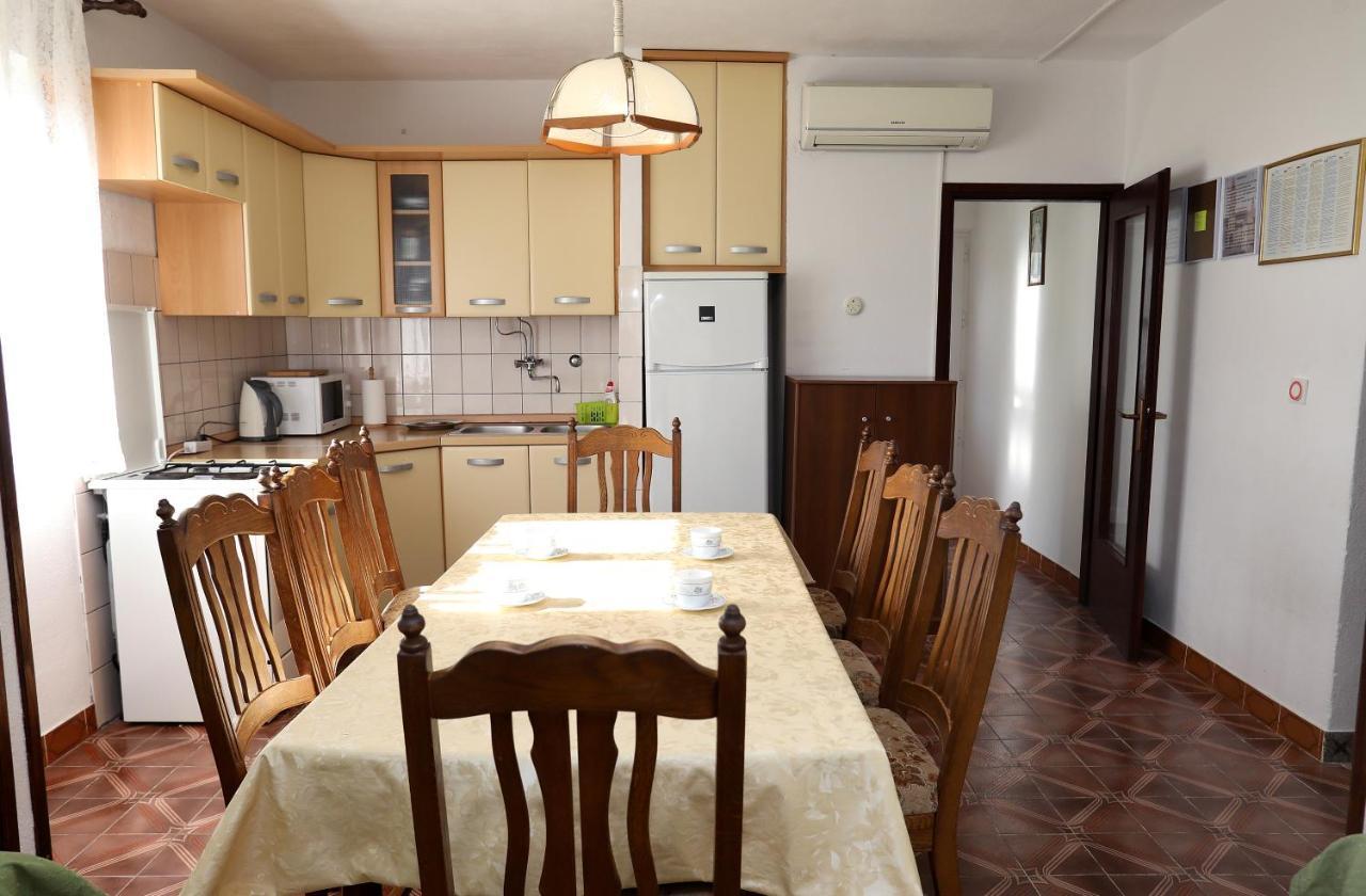 Apartman Karaga Traù Esterno foto